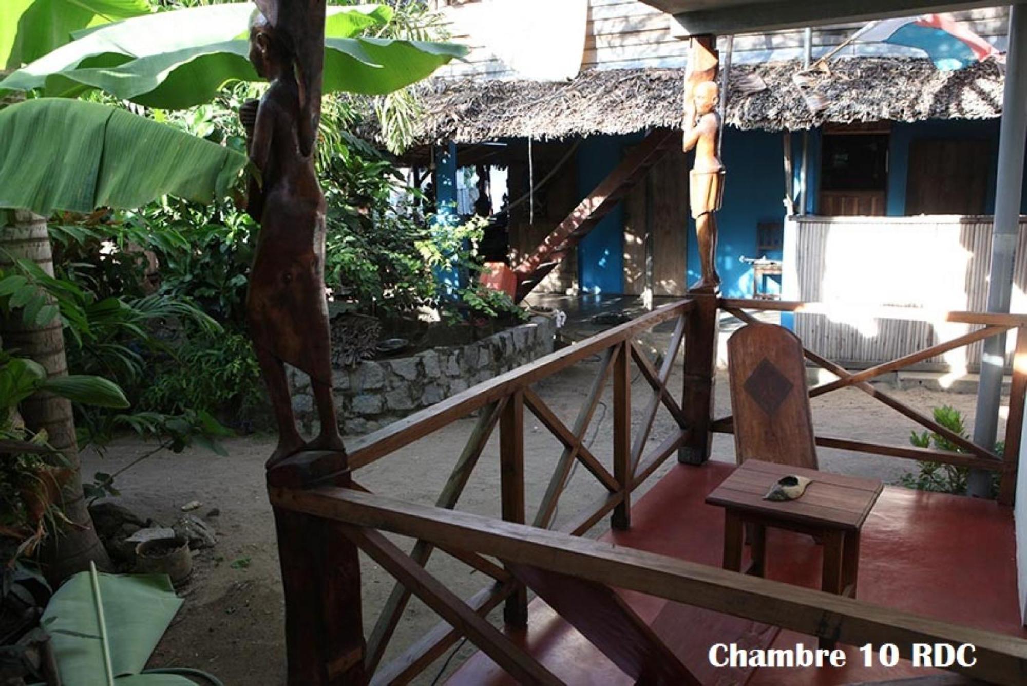 Chez Yolande Hotel Ampangorinana Екстериор снимка