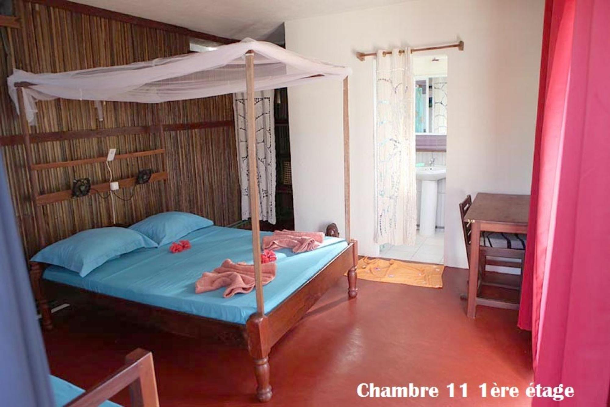 Chez Yolande Hotel Ampangorinana Екстериор снимка