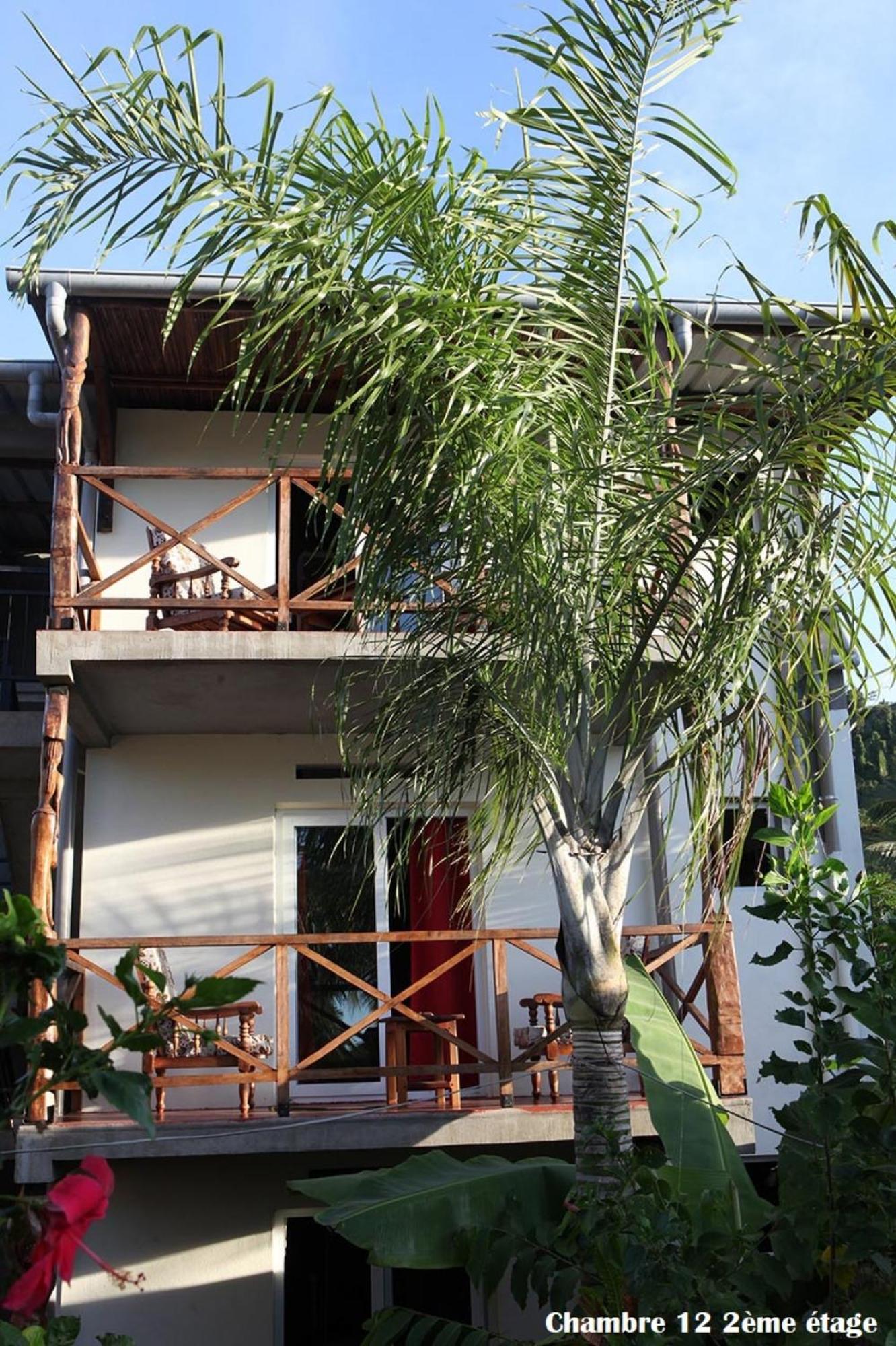 Chez Yolande Hotel Ampangorinana Екстериор снимка
