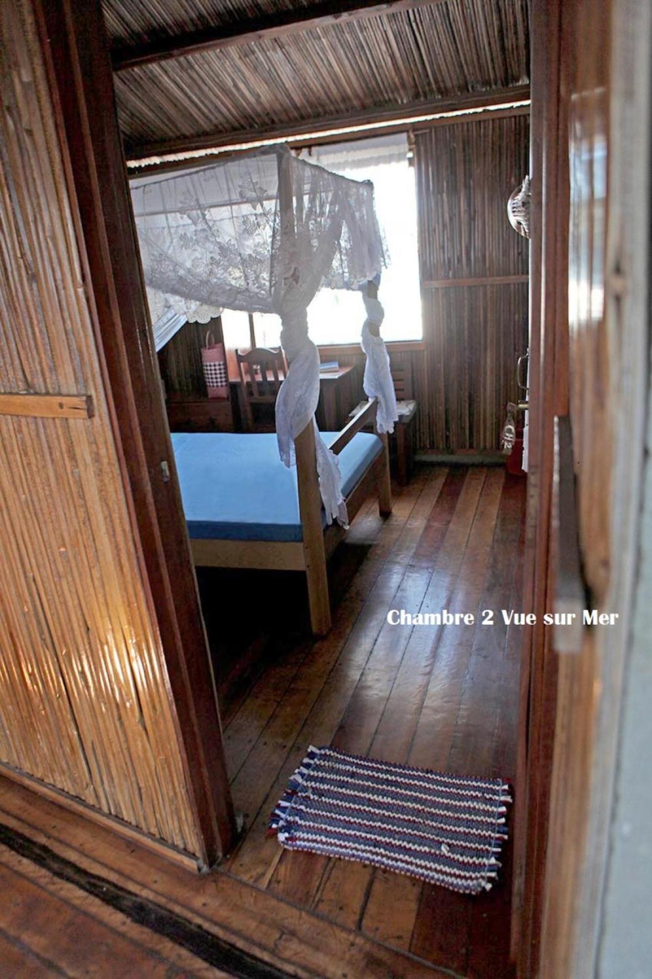 Chez Yolande Hotel Ampangorinana Екстериор снимка